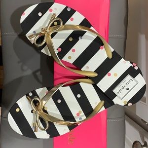 Kate spade flip flips